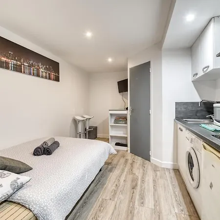 Modern Studio For 2 Persons Near La Bastille Paris