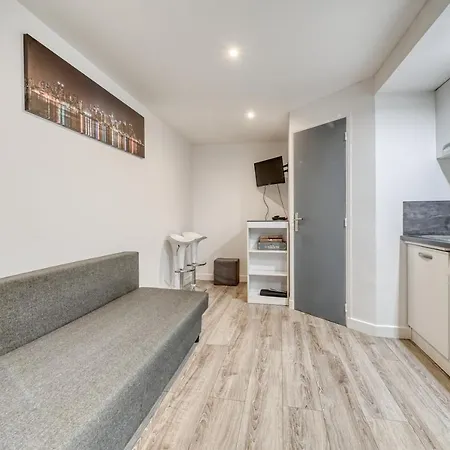 Modern Studio For 2 Persons Near La Bastille